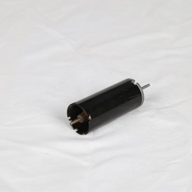 Motor con escobillas de 24 V CC serie 40ZYN para equipos de automatizaci&oacute;n peque&ntilde;os