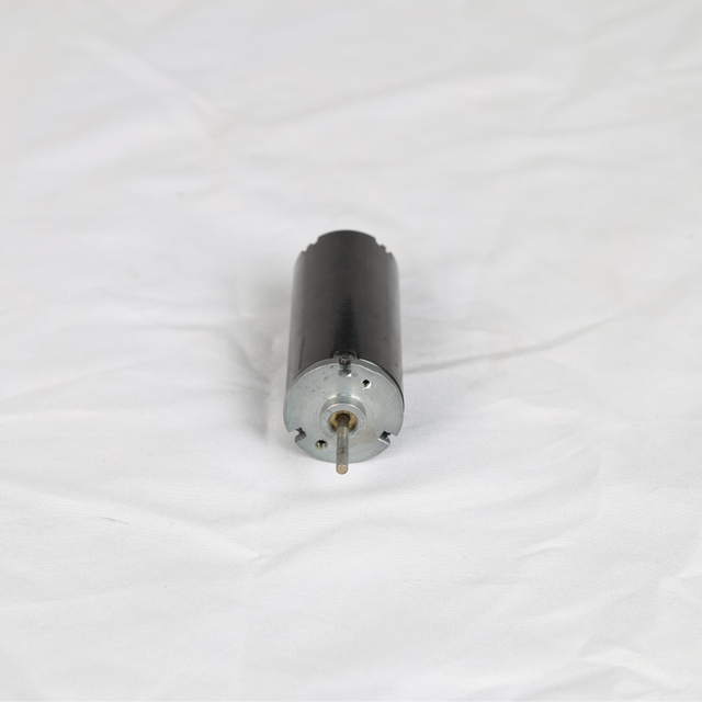 Motor con escobillas de 24 V CC serie 40ZYN para equipos de automatizaci&oacute;n peque&ntilde;os